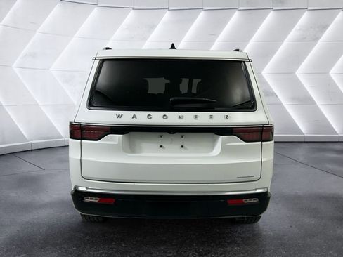 Used 2024 Jeep Wagoneer Series II w/ Flexible Seating Group image 5