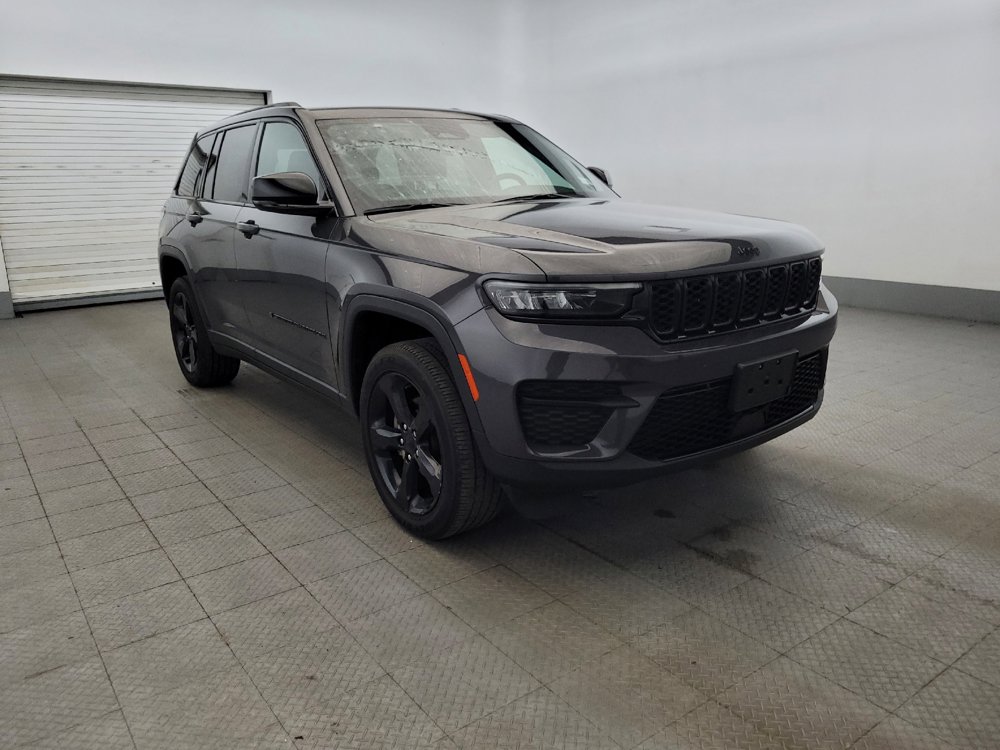 Used 2023 Jeep Grand Cherokee Altitude AWD/4WD image 13