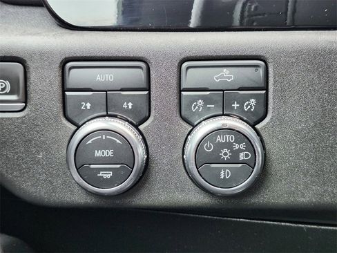 Used 2022 GMC Sierra 1500 Elevation image 21