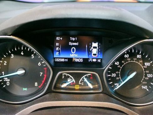 Used 2019 Ford Escape SE w/ Ford Safe & Smart Package FWD image 23