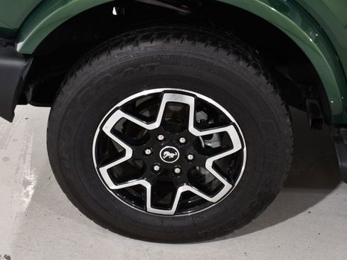 Used 2025 Ford Bronco Outer Banks AWD/4WD image 24
