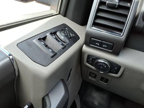 Used 2020 Ford F150 XLT w/ Equipment Group 302A Luxury AWD/4WD image 21