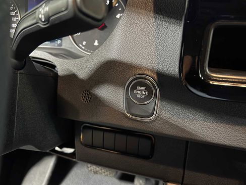 Used 2025 Mercedes-Benz Sprinter 2500 image 23