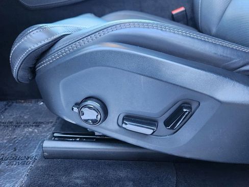 New 2025 Volvo XC90 T8 Ultra w/ Protection Package Premier image 8