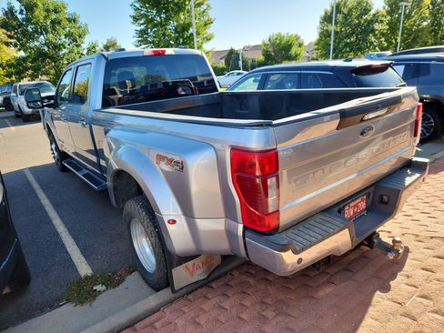 Used 2020 Ford F350 Lariat w/ Lariat Value Package AWD/4WD image 5
