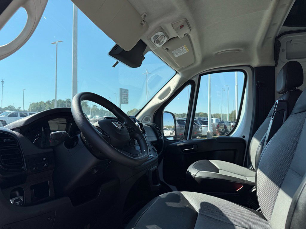 Used 2025 RAM ProMaster 2500 w/ Convenience Group FWD image 4