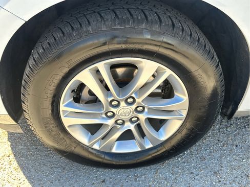 Used 2020 Buick Enclave Essence image 11