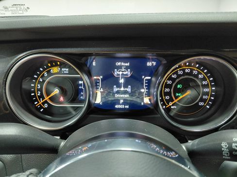 Used 2023 Jeep Wrangler Unlimited Sahara AWD/4WD image 29