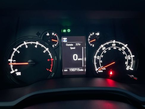 Used 2020 Toyota 4Runner SR5 Premium w/ Moonroof Package AWD/4WD image 22