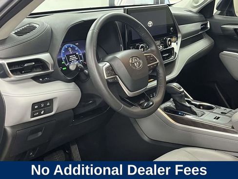 Used 2024 Toyota Highlander Platinum AWD/4WD image 14
