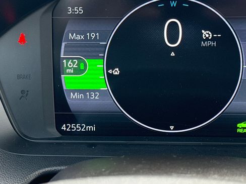 Used 2022 Chevrolet Bolt EUV LT w/ Convenience Package image 27