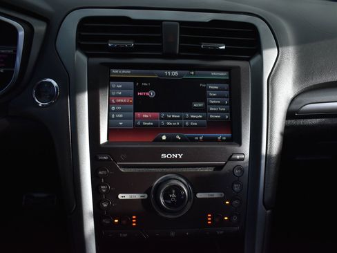 Used 2016 Ford Fusion Titanium image 25