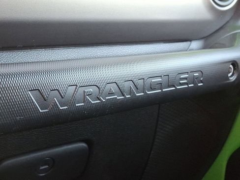 Used 2020 Jeep Wrangler Sport image 33