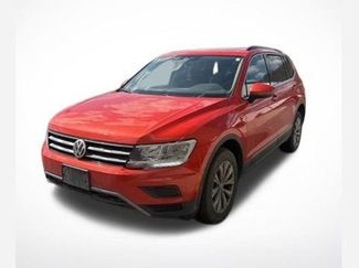 Used 2018 Volkswagen Tiguan SE w/ Panoramic Sunroof Package video 1