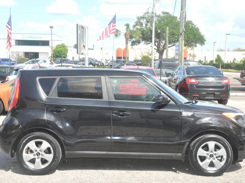 Used 2017 Kia Soul image 4