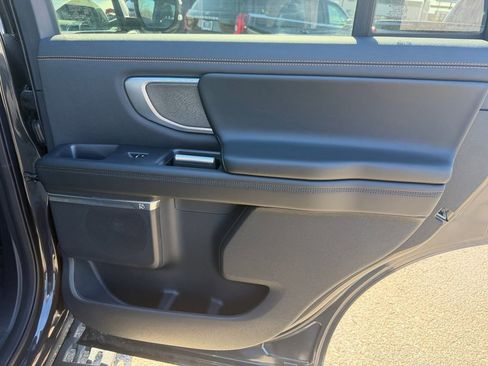 Used 2025 Ford Expedition Tremor image 21