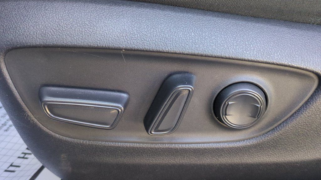 Used 2024 Toyota RAV4 XLE w/ Convenience Package FWD image 16