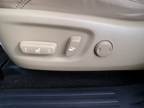 Used 2016 Toyota 4Runner Limited image 16