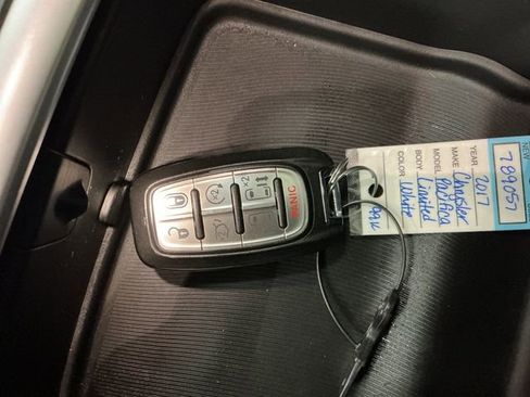 Used 2017 Chrysler Pacifica Limited w/ UConnect Theater Package image 60