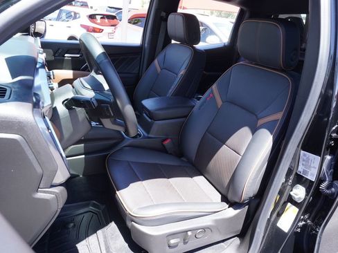 Certified 2025 GMC Canyon AT4 w/ Nightfall Edition AWD/4WD image 15