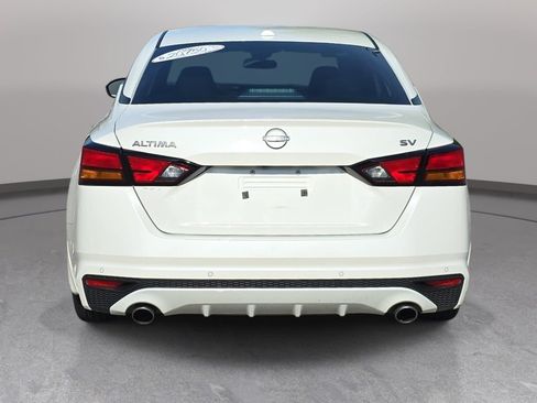 Used 2024 Nissan Altima 2.5 SV w/ SV Premium Package FWD image 8