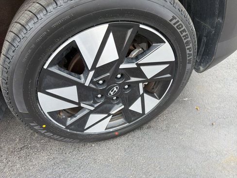 Used 2024 Hyundai Kona SEL image 4