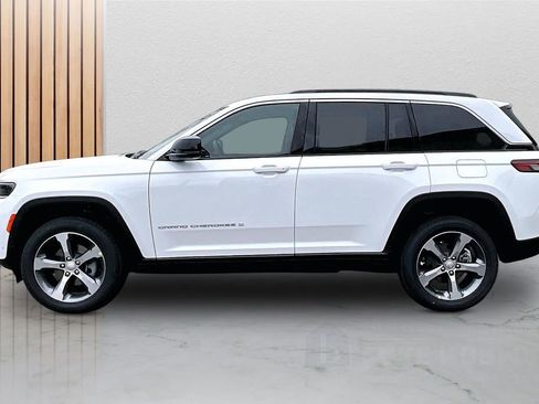 New 2026 Jeep Grand Cherokee Limited w/ Luxury Tech Group II AWD/4WD image 5