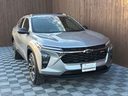 Used 2025 Chevrolet Trax RS w/ Driver Confidence Package image 11