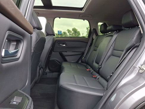 Certified 2023 Nissan Rogue SV w/ SV Premium B Package AWD/4WD image 10