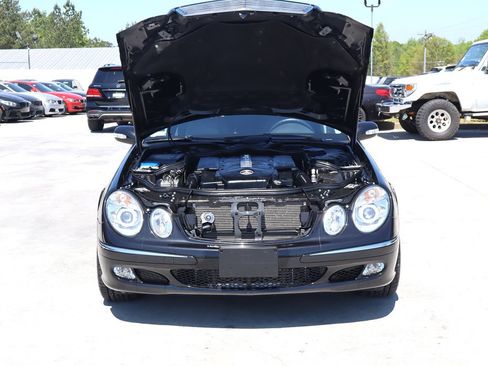 Used 2005 Mercedes-Benz E 500 4MATIC Sedan image 40