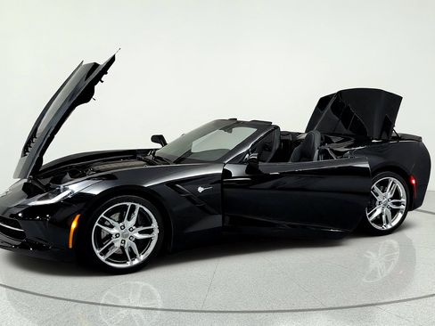 Used 2014 Chevrolet Corvette Stingray Convertible w/ 3LT Preferred Equipment Group RWD image 9