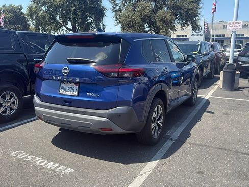 Used 2023 Nissan Rogue SV AWD/4WD image 2