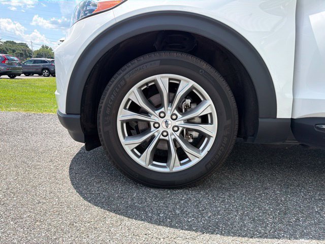 Used 2023 Ford Explorer XLT w/ Equipment Group 202A AWD/4WD image 26