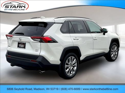 Used 2022 Toyota RAV4 XLE Premium AWD/4WD image 6