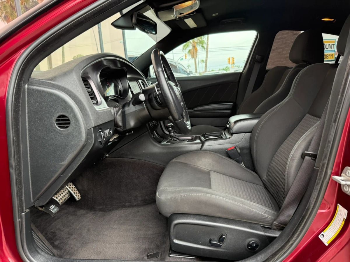 Used 2019 Dodge Charger R/T w/ Blacktop Package RWD image 39