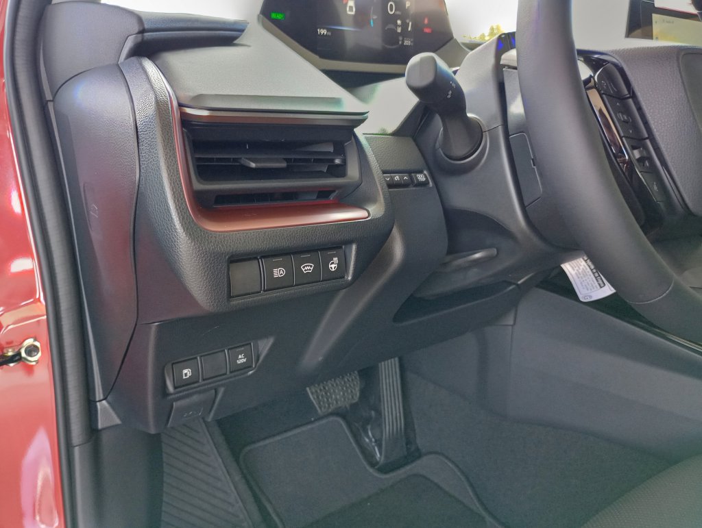 Used 2026 Toyota Prius Plug-In Hybrid FWD image 15