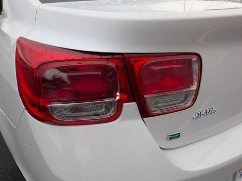 Used 2015 Chevrolet Malibu LT FWD image 10