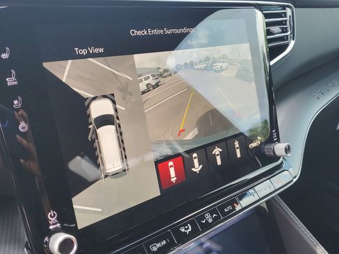 New 2026 Jeep Grand Wagoneer Summit image 19