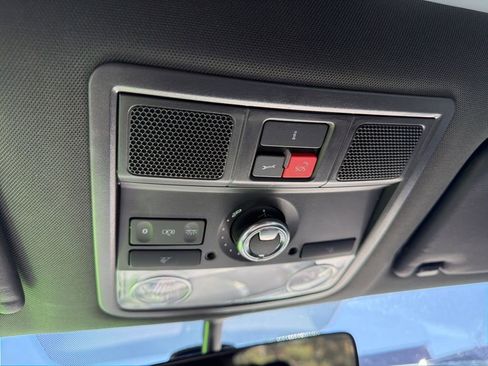 Used 2019 Volkswagen Beetle 2.0T SE image 26