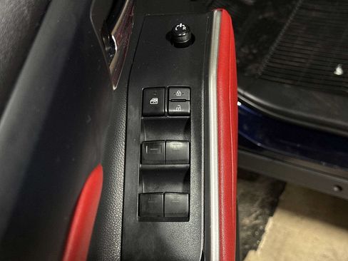 Used 2022 Toyota Highlander XSE AWD/4WD image 23