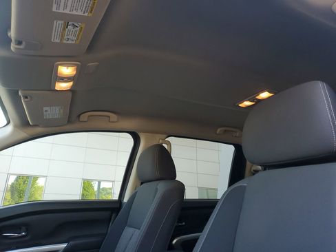 Used 2024 Nissan Titan SV AWD/4WD image 16