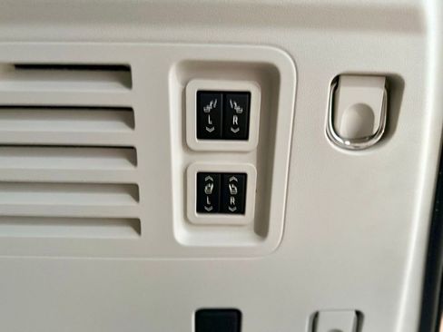 Used 2024 GMC Acadia Denali w/ Super Cruise Package image 19