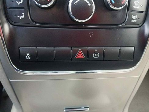 Used 2012 Jeep Grand Cherokee Laredo w/ Laredo E Group image 21