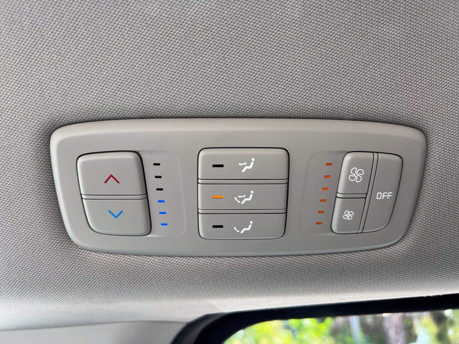 Used 2024 Kia Carnival LX FWD image 49