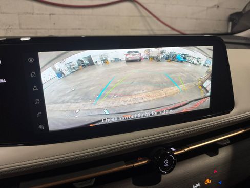 Used 2023 Nissan Ariya FWD image 19