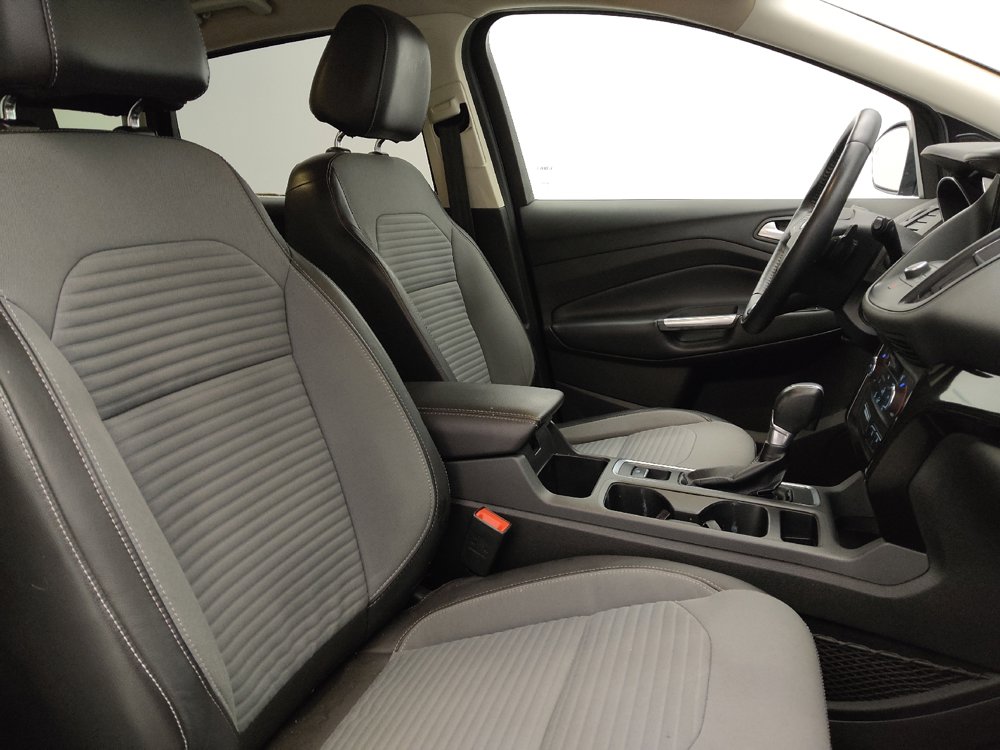 Used 2017 Ford Escape SE w/ Equipment Group 201A FWD image 21
