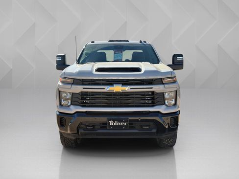 New 2026 Chevrolet Silverado 2500 Custom image 2