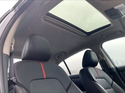 Used 2024 Nissan Sentra SR w/ SR Premium Package image 21