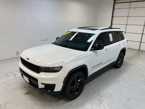Used 2023 Jeep Grand Cherokee L Laredo AWD/4WD image 6