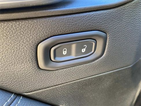 Used 2022 Jeep Gladiator Overland w/ Popular Equipment Package image 14